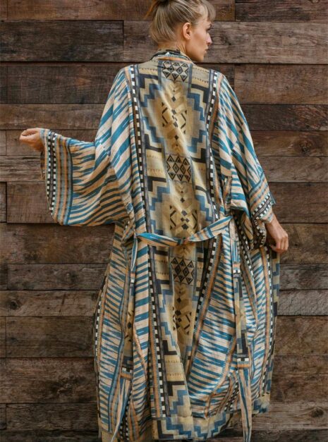 Beige Kimono (4) Beige Kimono (4)