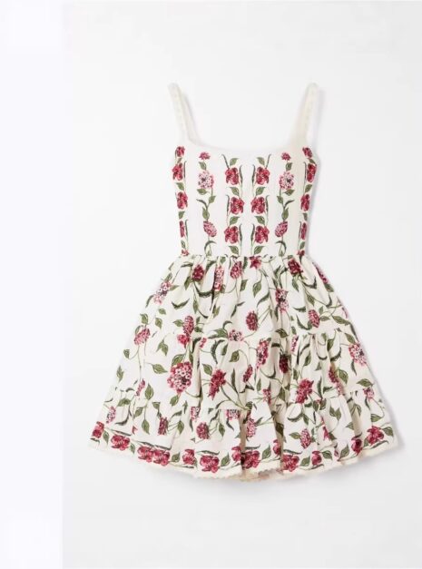 Colorful Dress (3) Colorful Dress (3)