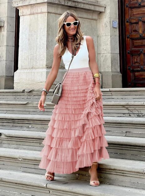 Pink Skirt (3) Pink Skirt (3)