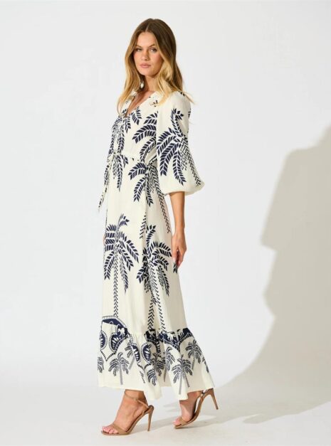 White Long Dress (3) White Long Dress (3)