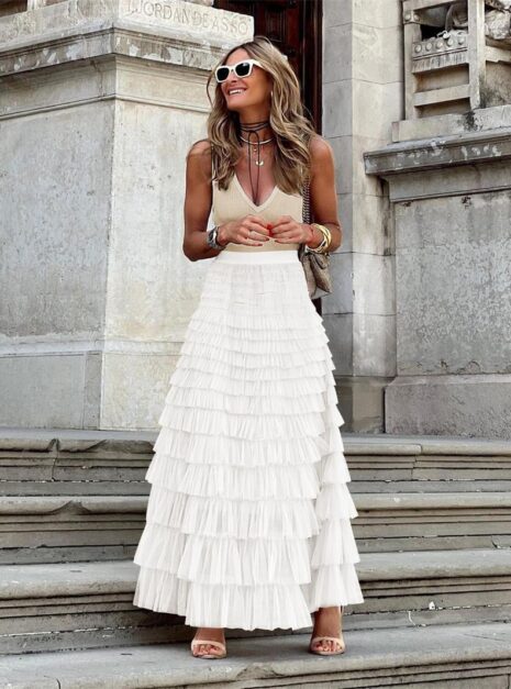 White Skirt (0) White Skirt (0)