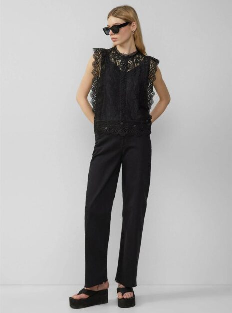 Black Vest (1) Black Vest (1)